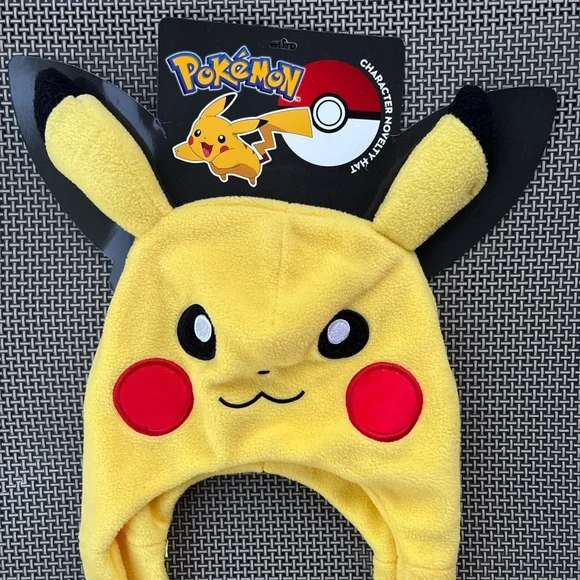 Pokémon Pikachu gotta catch them all yellow beanie hat with poke balls - Picture 4 of 7